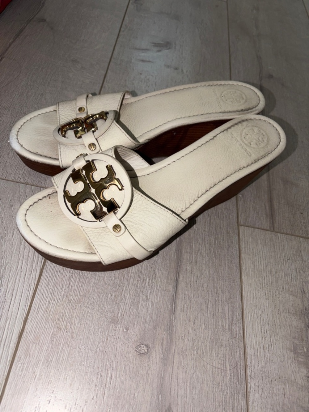 Tory Butch wedges leather and wooden 11US good condition